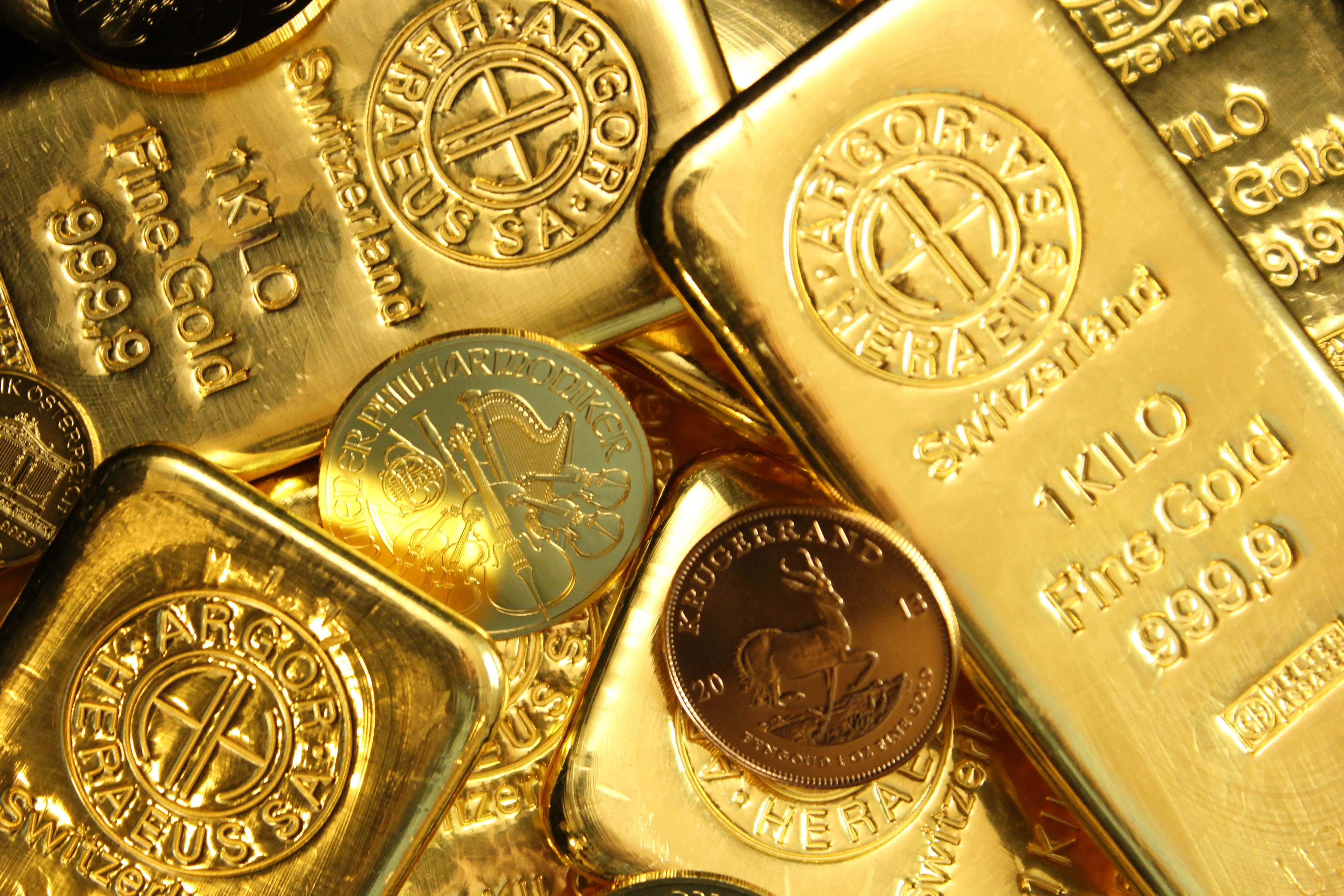 США активно вплинули на це: ціни на золото підвищилися на понад 2% після ударів по Ємену.