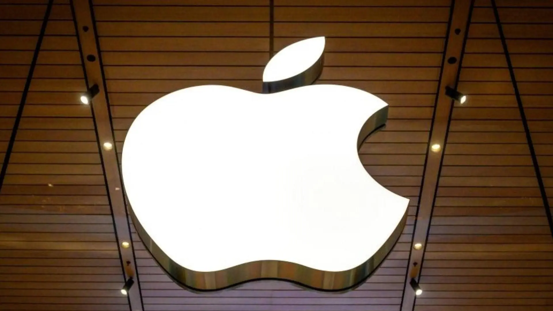 Компанію Apple можуть оштрафувати на 500 мільйонів євро через конкуренцію у музичному стрімінгу: Spotify виступає проти несправедливих умов в App Store.